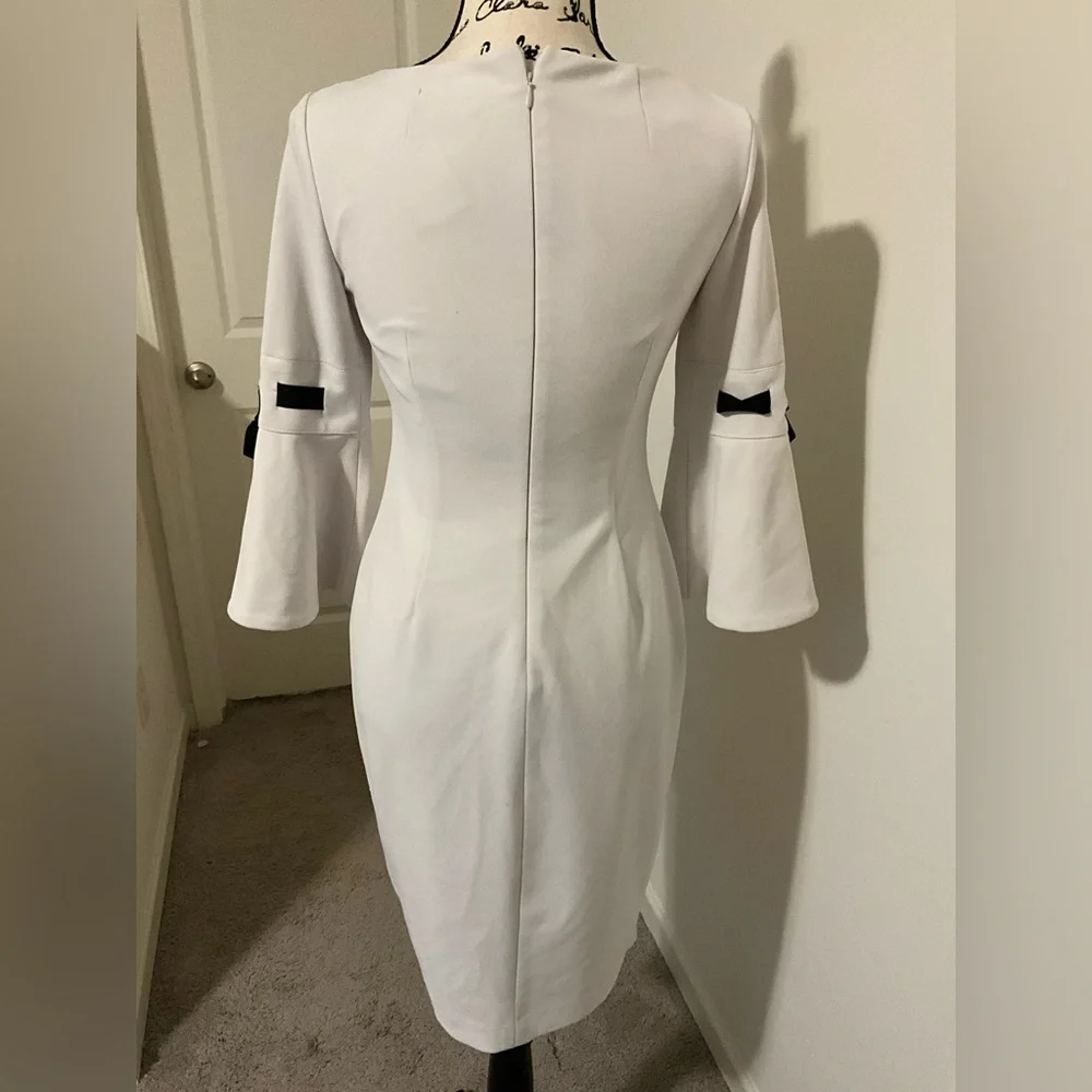 Nicely used:Calvin Klein Bell Sleeve Dress Size 2 - Picture 3 of 4